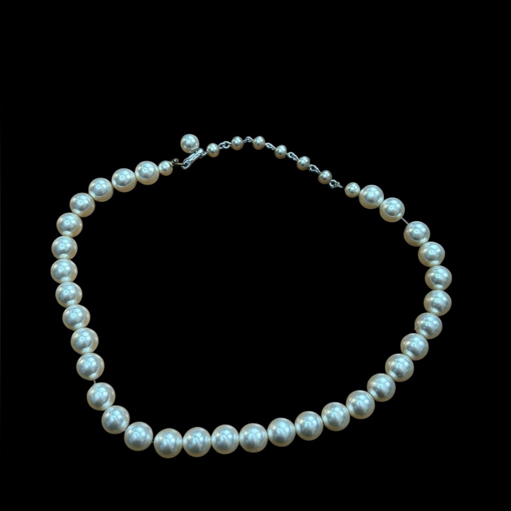 Vintage White Bead Faux Pearl Knotted Choker Necklace Made in Japan